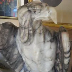 Bellissima Aquila di marmo