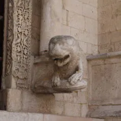 Scultura architettonica in pietra