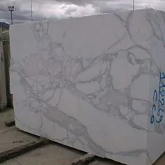 Blocchi di marmo Calacatta