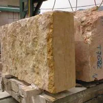 Blocchi di marmo giallo Reale
