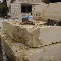 Blocchi di marmo giallo Reale