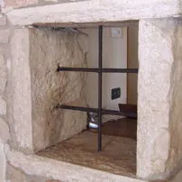Inferriate in ferro su marmo