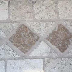 Burattato di marmo travertino 10x10x1 noce e classico