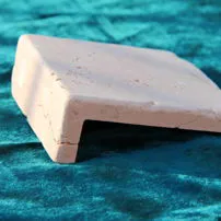 L-shaped element of Rosa Perlino Tumbled