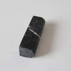 Tumbled Black Marquina Bull
