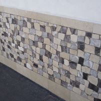 Rivestimento muro con Palladiana di marmo Lucida