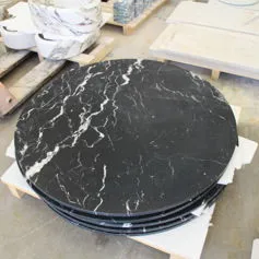 Tavolo in marmo nero marquina