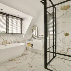 Shower trays<br>