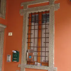Inferriate su marmo