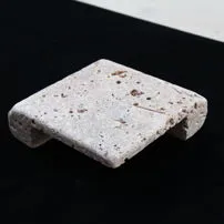 3/4 cm marble tumbled L-shaped element at Corner