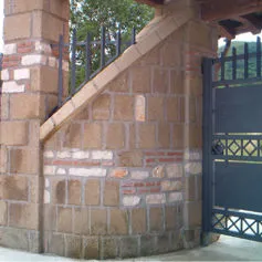 Mattoni in tufo