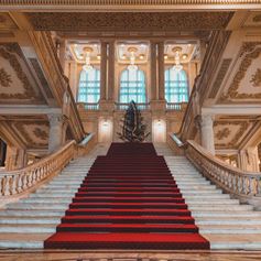 Scala in marmo pregiato di Palazzo Versailes