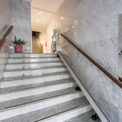 Scala interna in Marmo e Granito di un palazzo storico