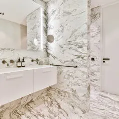 Bagno in marmo Arabescato di Carrara