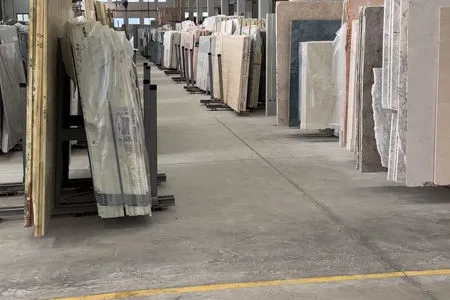 Filmato di vari tipi di lastre disponibili al taglio e alla vendita