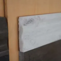 Cornice in marmo