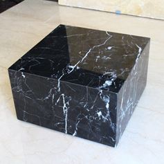 Tavolino in marmo nero maruina