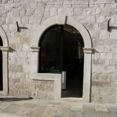 Marble gates<br>