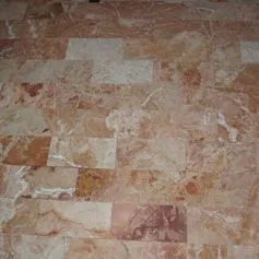 Pavimento in marmo Breccia Pernice