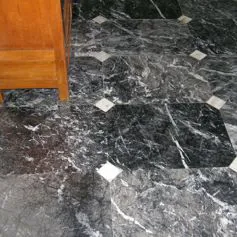 Pavimento in marmo Grigio carnico