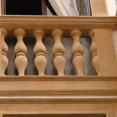 Antica balaustra in marmo