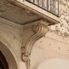 Balconies with marble modillions<br>