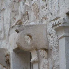 Balconies with marble modillions<br>