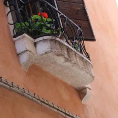 Antichi Modiglioni in marmo