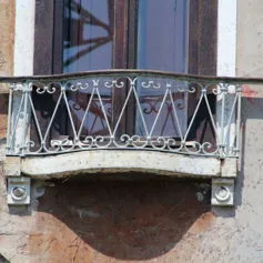 Antichi Modiglioni in marmo