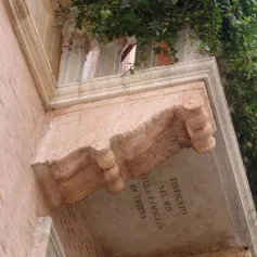 Antichi Modiglioni in marmo