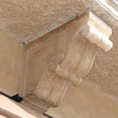 Antichi Modiglioni in marmo
