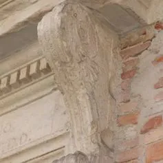 Balconies with marble modillions<br>