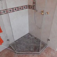 Shower trays<br>