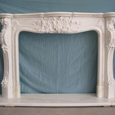 Caminetto in marmo calacatta extra white